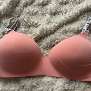 NWT Victoria’s Secret wireless bra. Coral color. 38d